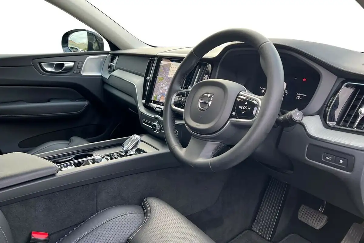 2024-volvo-xc60-20-t8-ultimate-dark-big-9
