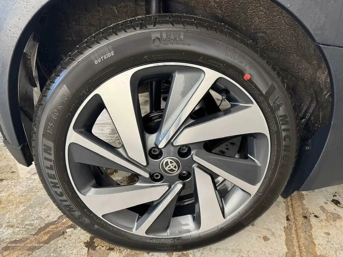2024-toyota-aygo-x-10-vvt-i-edge-big-28