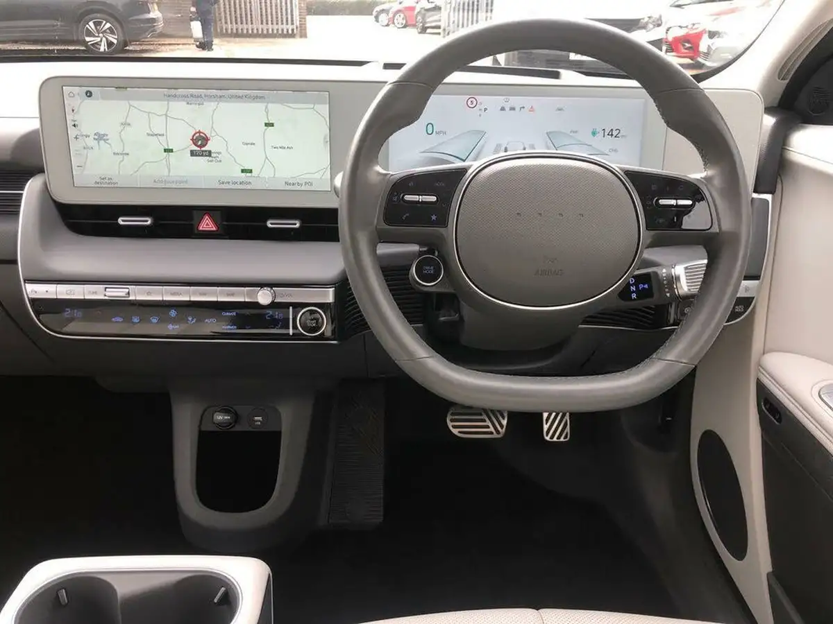 2022-hyundai-ioniq-5-e-ultimate-305ps-73kwh-awd-big-12