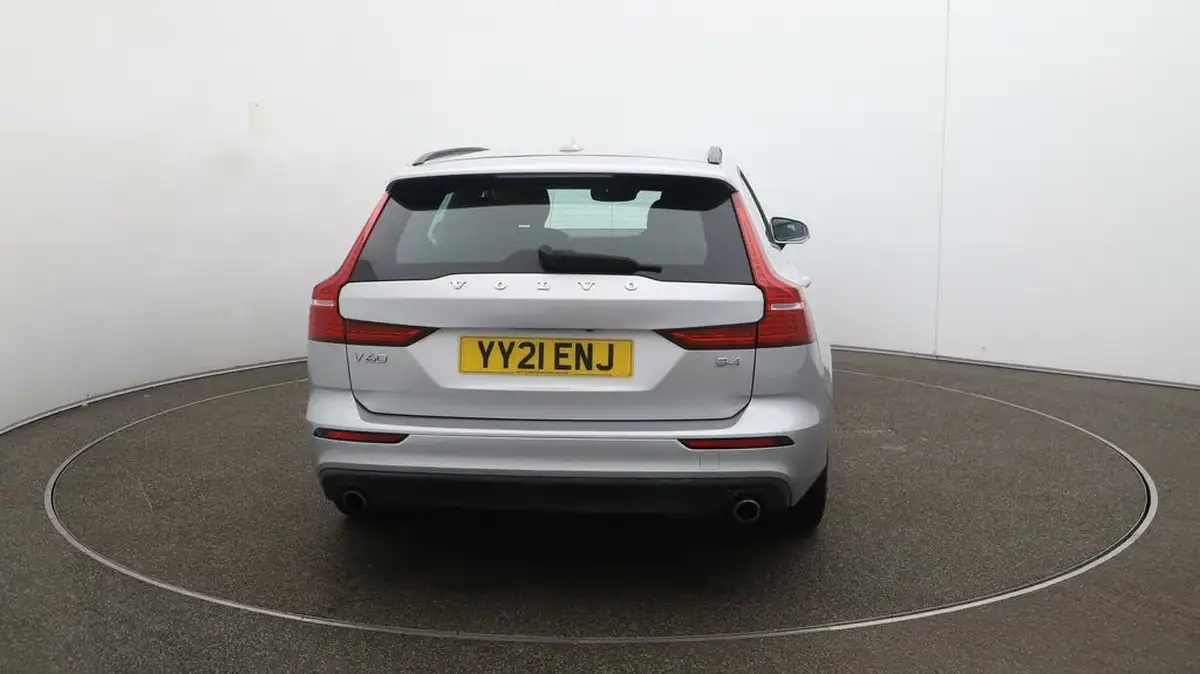 2021-volvo-v60-20td-b4-momentum-big-6