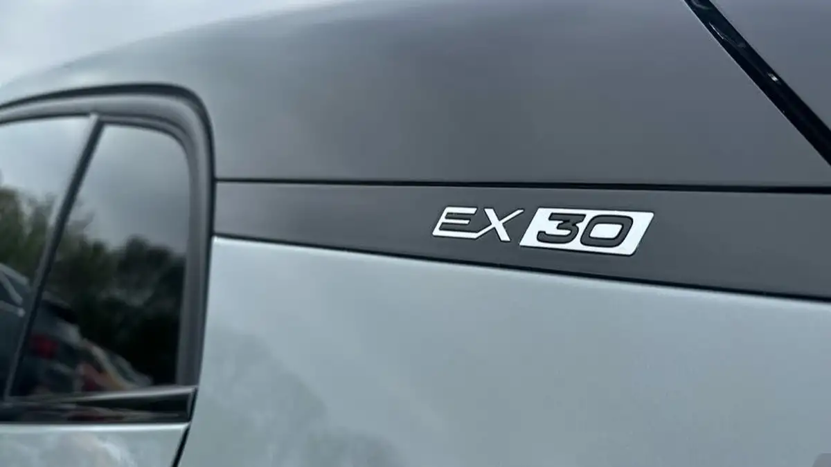 2025-volvo-ex30-e-single-motor-ultra-big-27