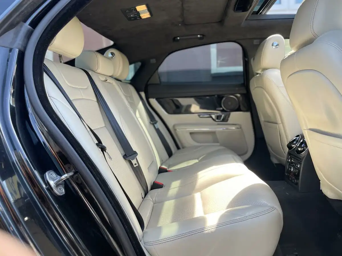 2014-jaguar-xj-series-30td-xj-portfolio-swb-auto-big-3