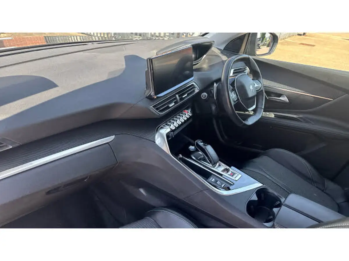 2021-peugeot-3008-suv-big-8