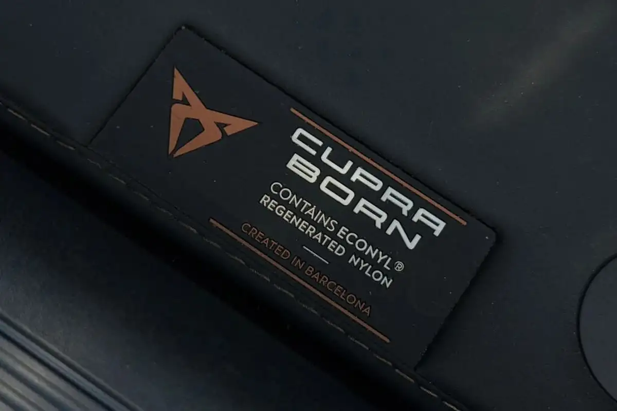 2022-cupra-born-e-v3-204ps-58kwh-big-32