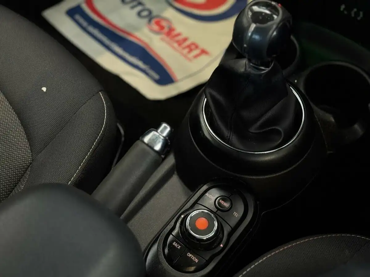 2015-mini-cooper-12-one-media-xlss-3d-big-17