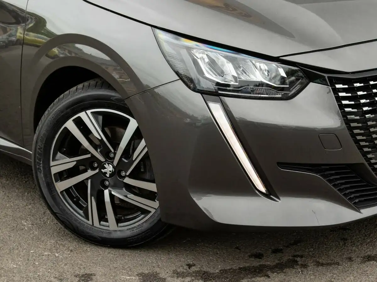 2021-peugeot-208-12-puretech-allure-premium-100bhp-big-10