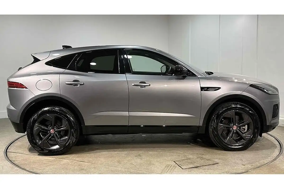 2023-jaguar-e-pace-15-p300e-r-dynamic-black-big-4