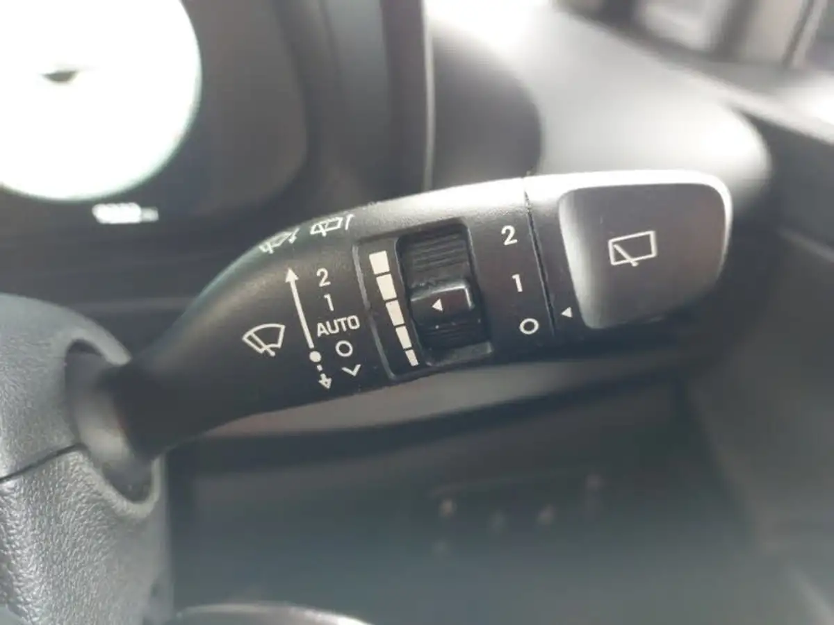 2022-hyundai-bayon-10-t-gdi-premium-120ps-big-15