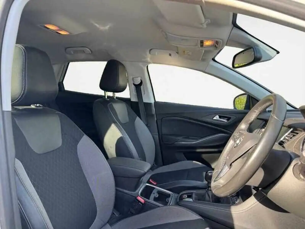 2018-vauxhall-grandland-x-12-sport-nav-130ps-big-3