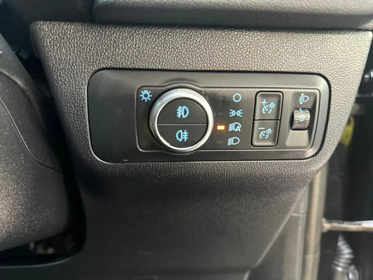 2022-ford-kuga-15t-zetec-big-22