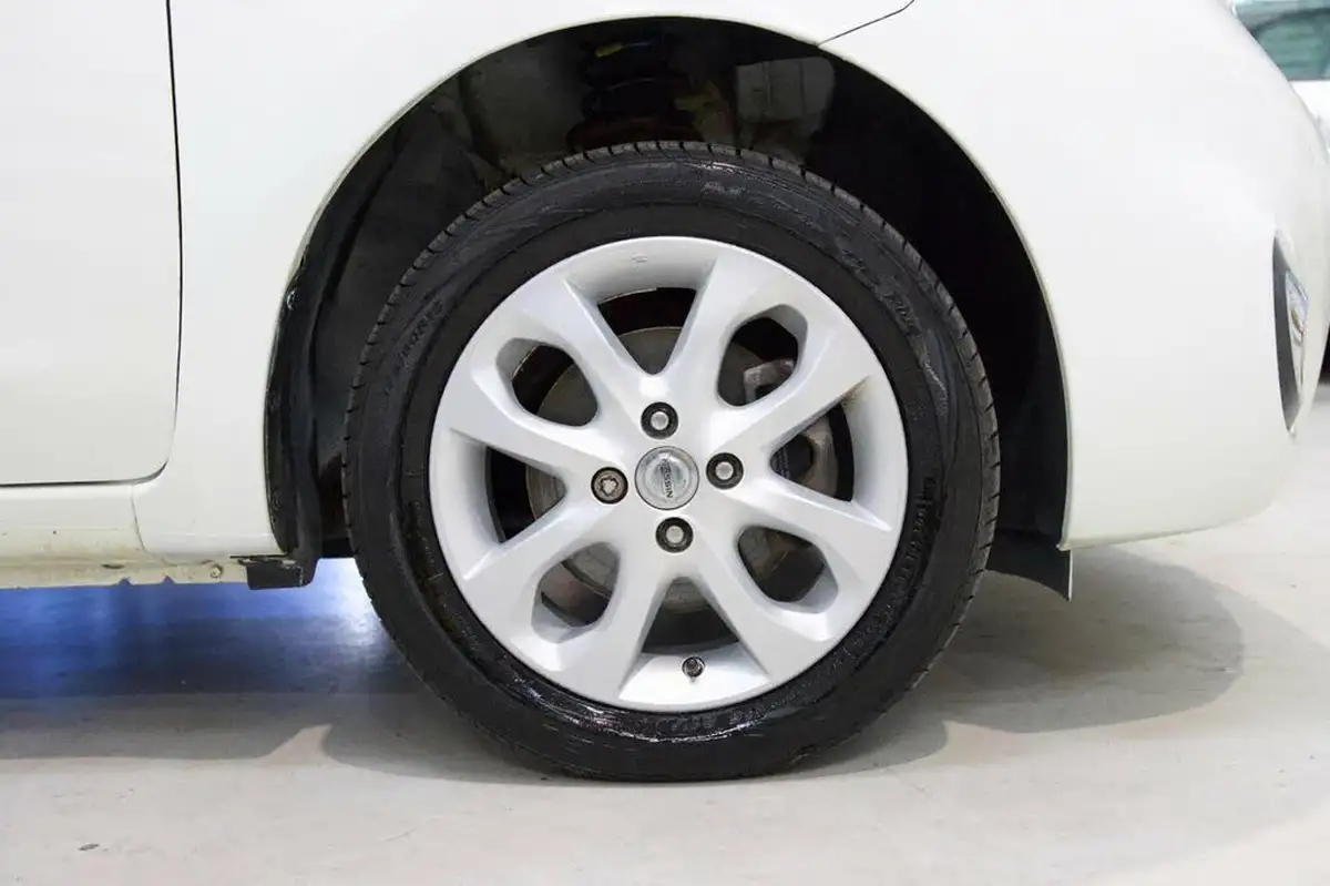 2015-nissan-micra-12-acenta-80ps-big-26