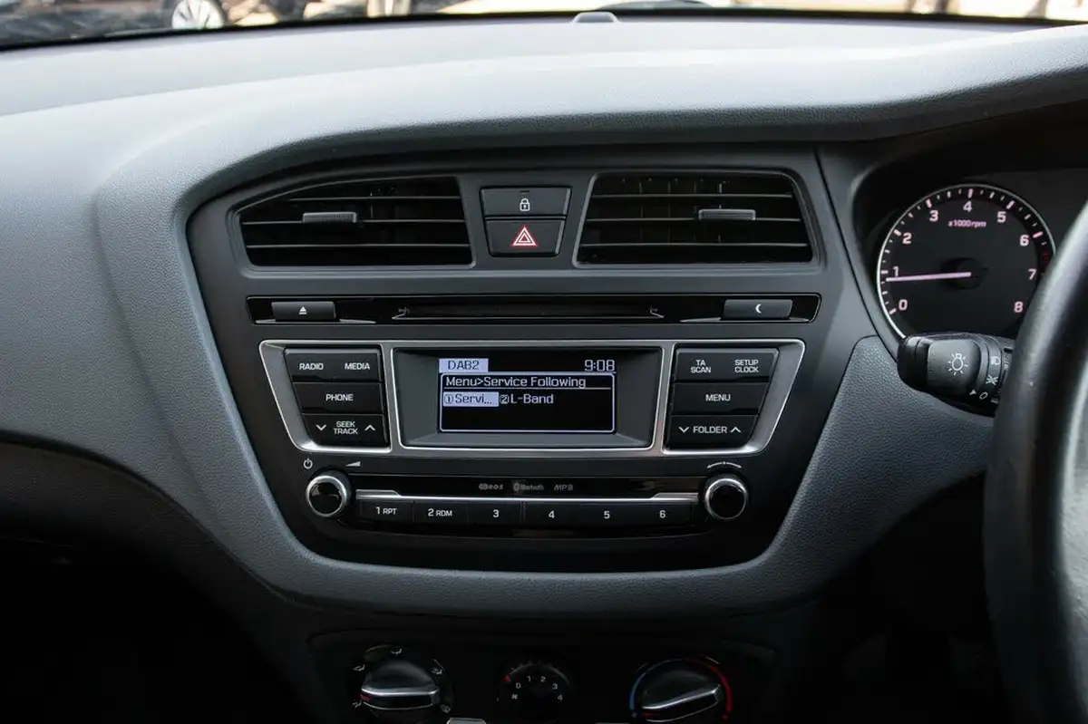 2016-hyundai-i20-12-se-hatchback-5d-big-24