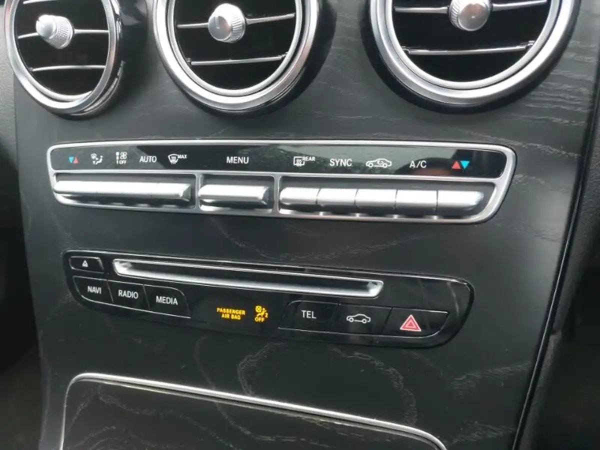 2018-mercedes-benz-glc-class-20-glc250-amg-line-premiumss-station-wagon-5d-big-16