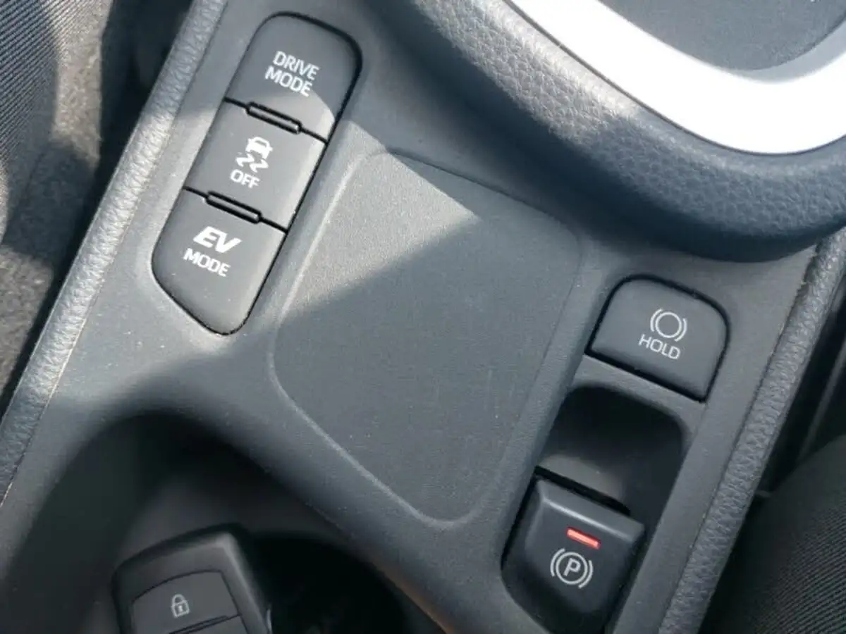 2022-toyota-yaris-cross-15-vvt-i-icon-big-12