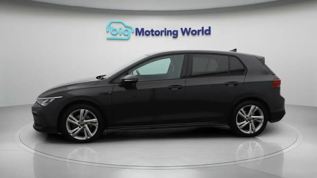 2022-volkswagen-golf-15-etsi-r-line-150ps-hatchback-big-4