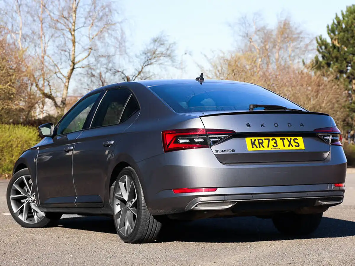 2023-skoda-superb-20-tsi-sportline-plus-190ps-hatchback-big-1