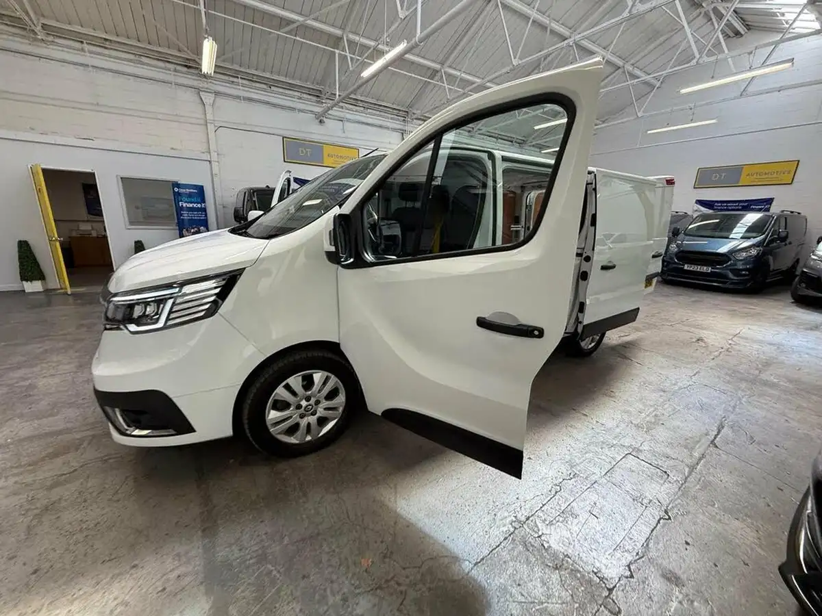 2022-renault-trafic-20dci-sl28-130-sport-big-63