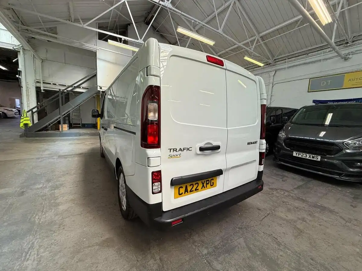 2022-renault-trafic-20dci-sl28-130-sport-big-11