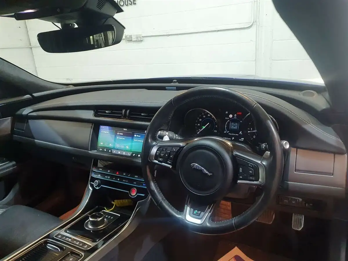 2019-jaguar-xf-20td-r-sport-180ps-ss-sportbrake-5d-auto-big-31