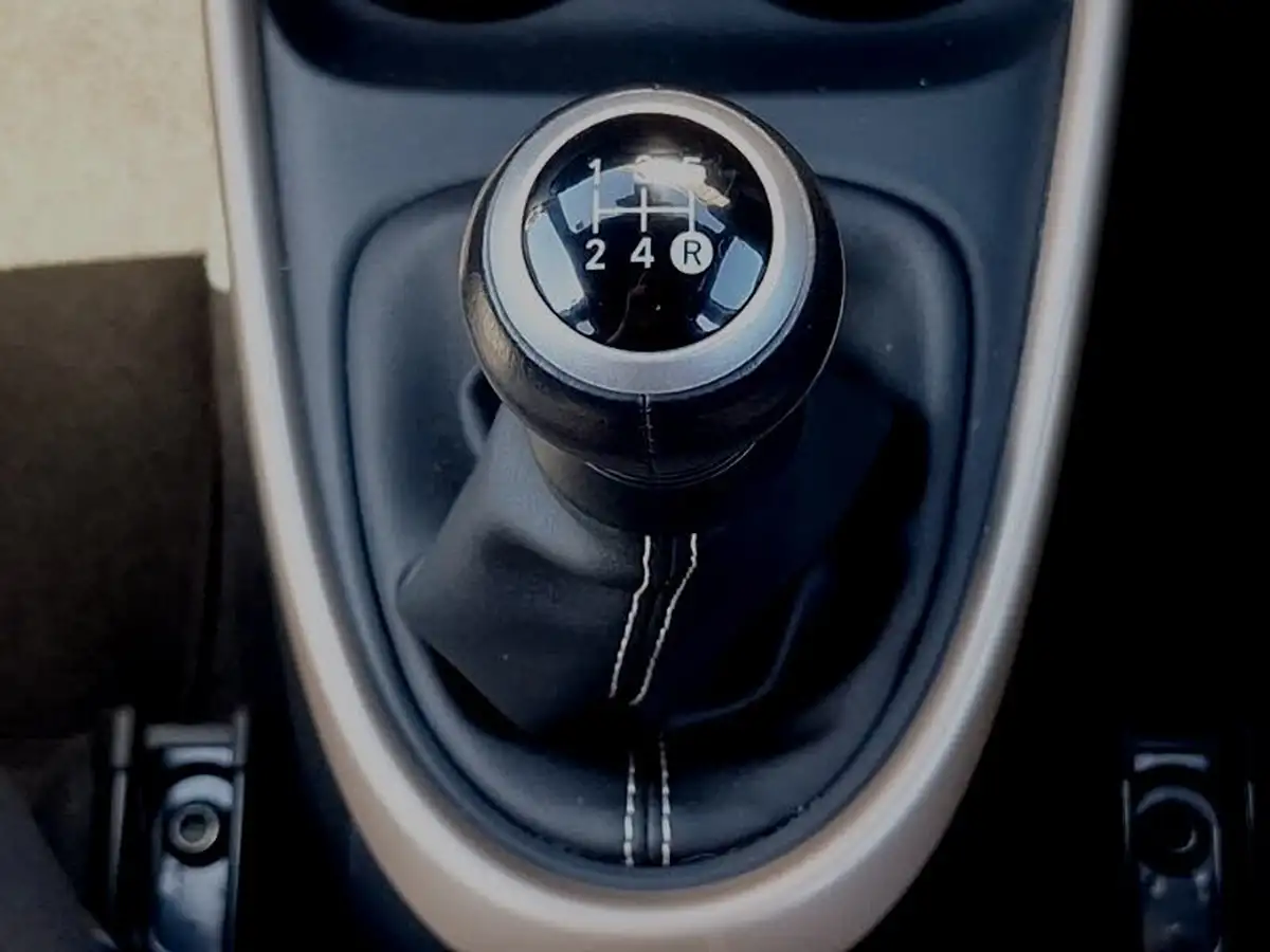 2023-toyota-aygo-x-10-vvt-i-edge-big-9