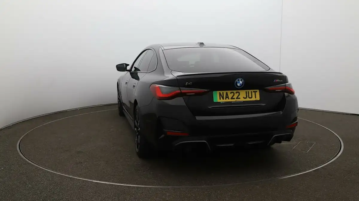 2022-bmw-i4-e-m50-big-60