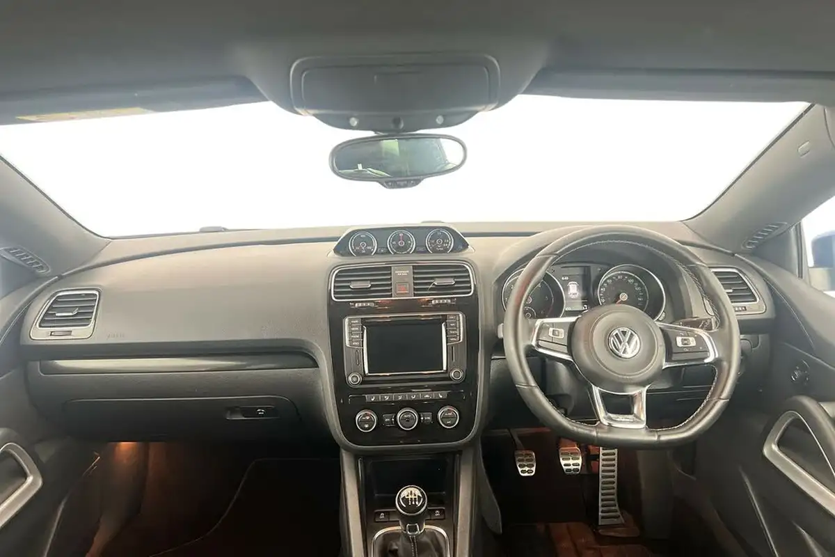 2015-volkswagen-scirocco-20tdi-r-line-184ps-big-5
