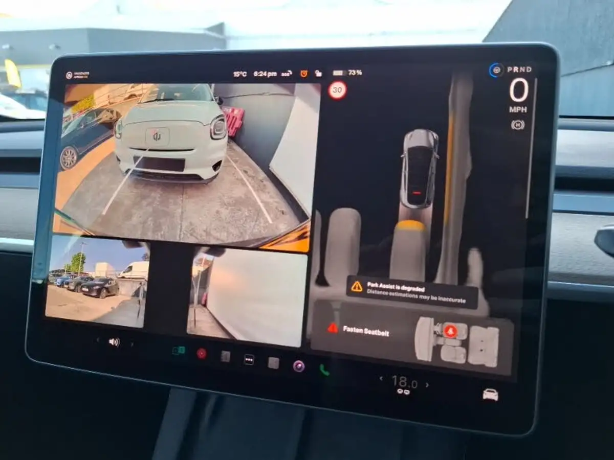 2022-tesla-model-y-e-long-range-big-9