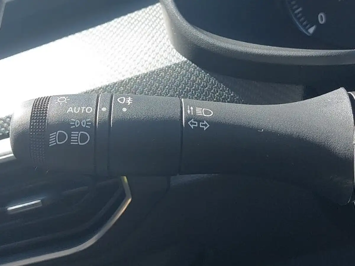 2021-dacia-sandero-10-sce-essential-big-12