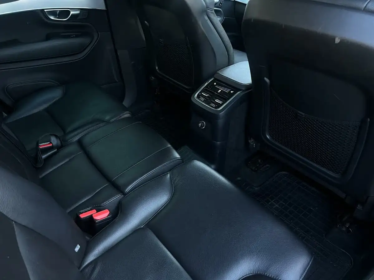 2017-volvo-xc90-20-t8-momentum-momentum-hybrid-auto-big-23
