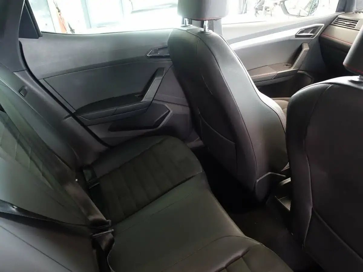 2019-seat-arona-10-tsi-fr-sport-ss-big-14