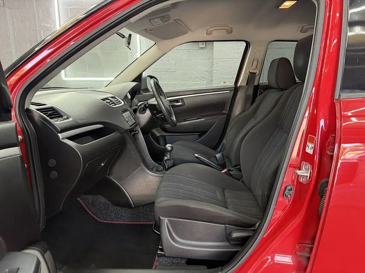 2014-suzuki-swift-12-sz4-94ps-nav-5d-big-49