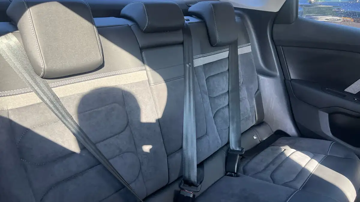 2024-citroen-c4-x-12-puretech-max-130ps-ss-eat8-big-24