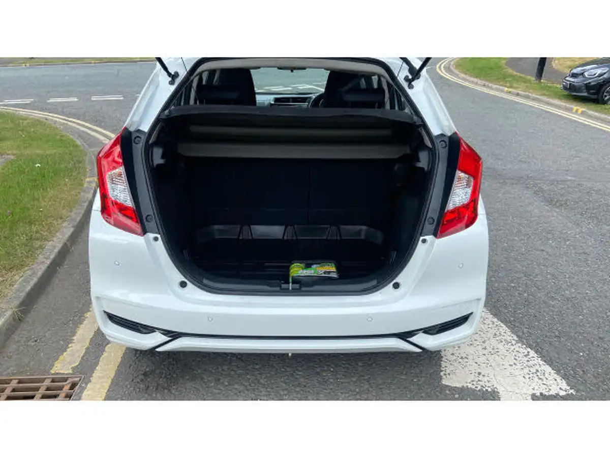 2018-honda-jazz-13-i-vtec-se-cvt-big-19