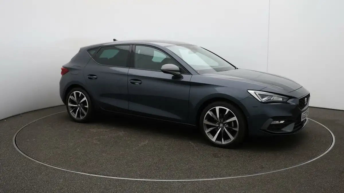 2022-seat-leon-big-45