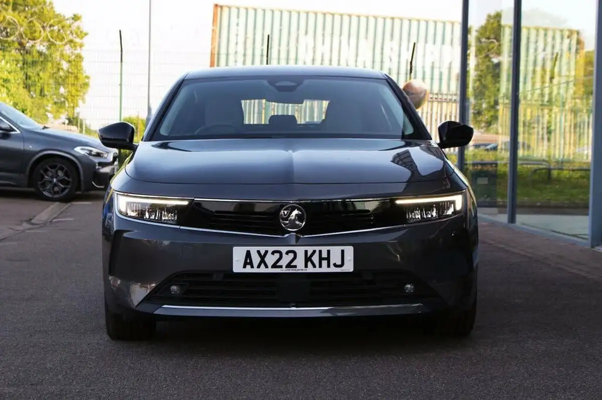 2022-vauxhall-astra-12-turbo-design-130ps-hatchback-auto-big-7