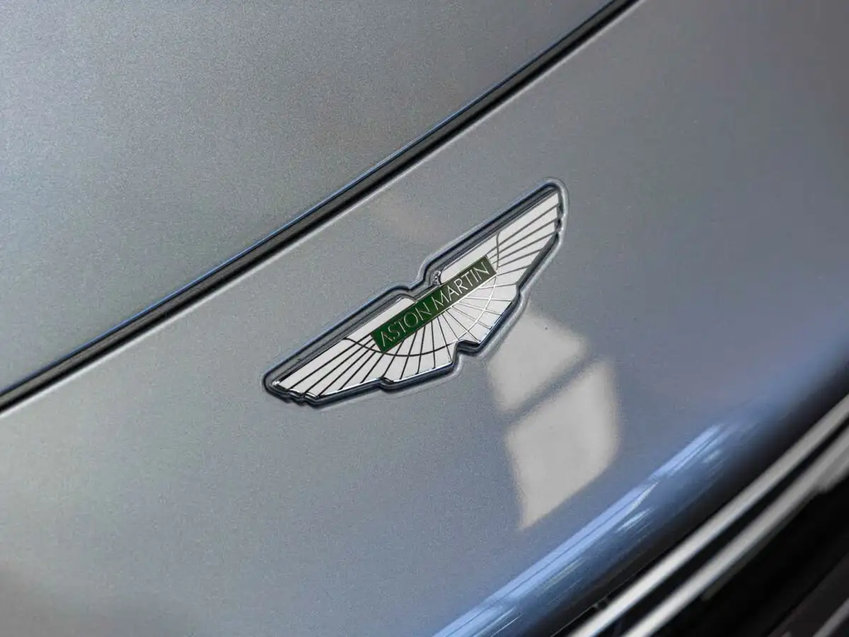 2019-aston-martin-vantage-40-v8-vantage-big-20