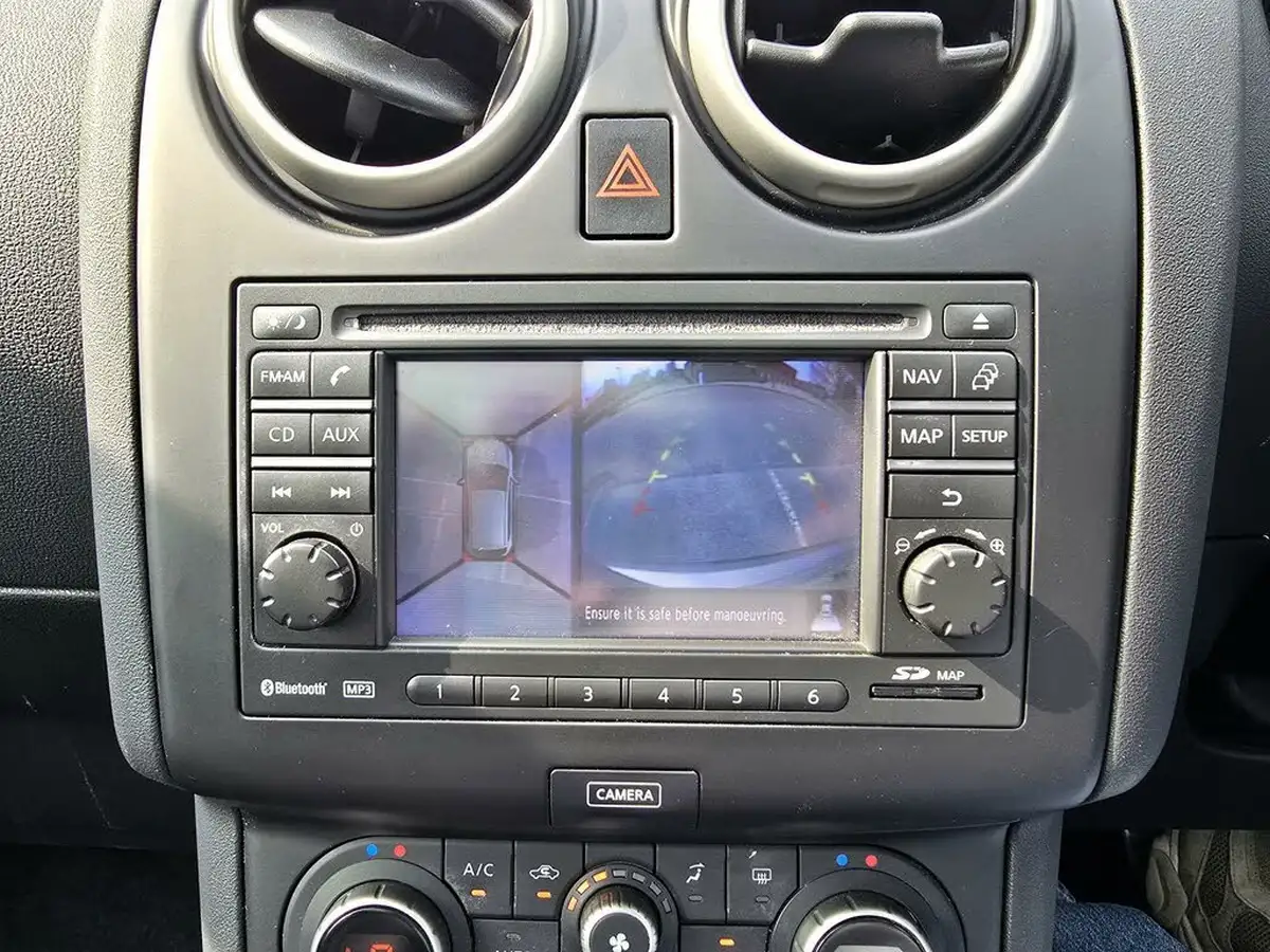 2013-nissan-qashqai-15td-360-big-32