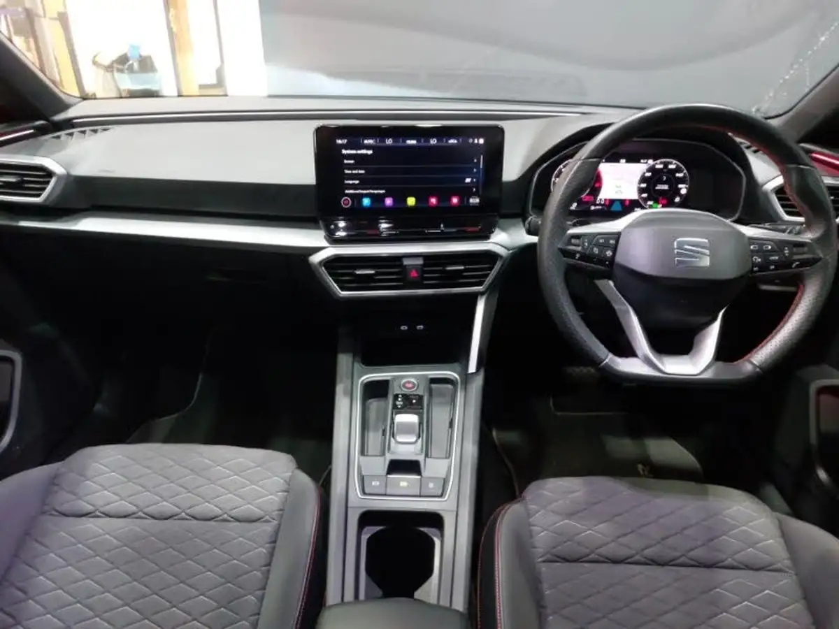 2020-seat-leon-15-etsi-fr-first-edition-hatchback-big-2