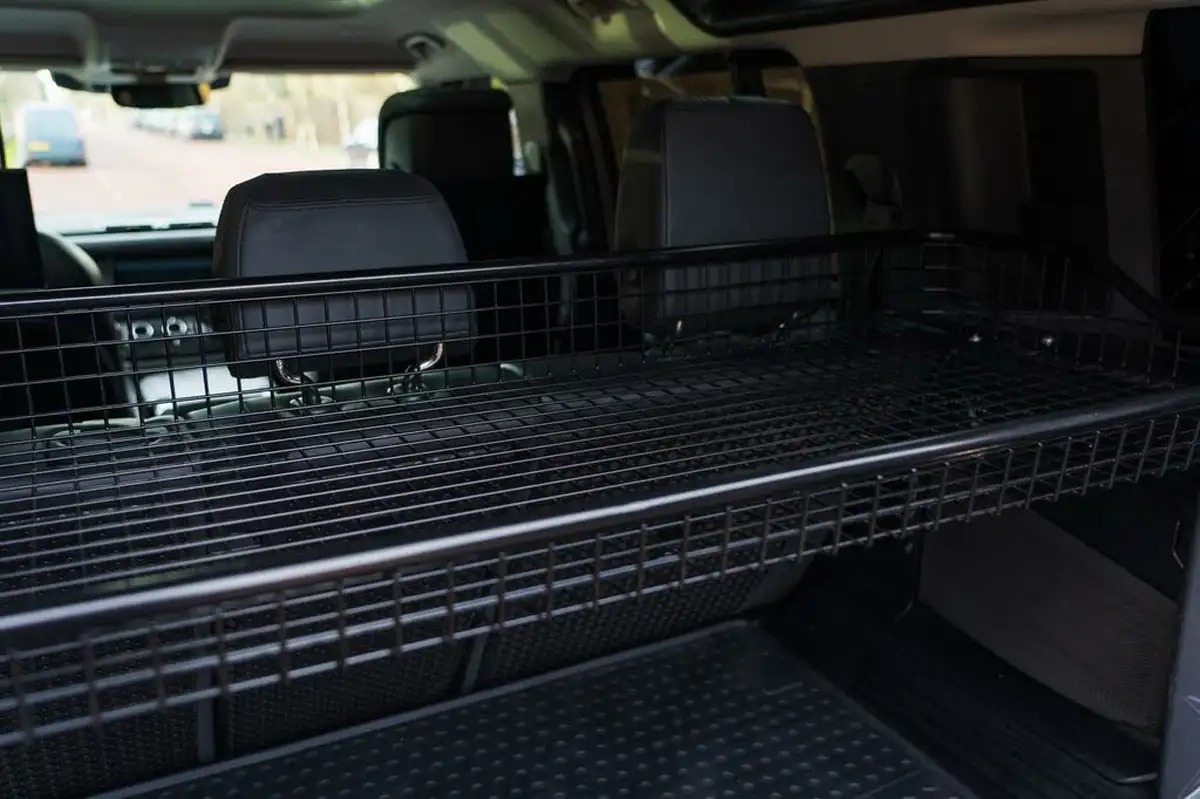 2021-land-rover-110-defender-30-d250-hse-big-47