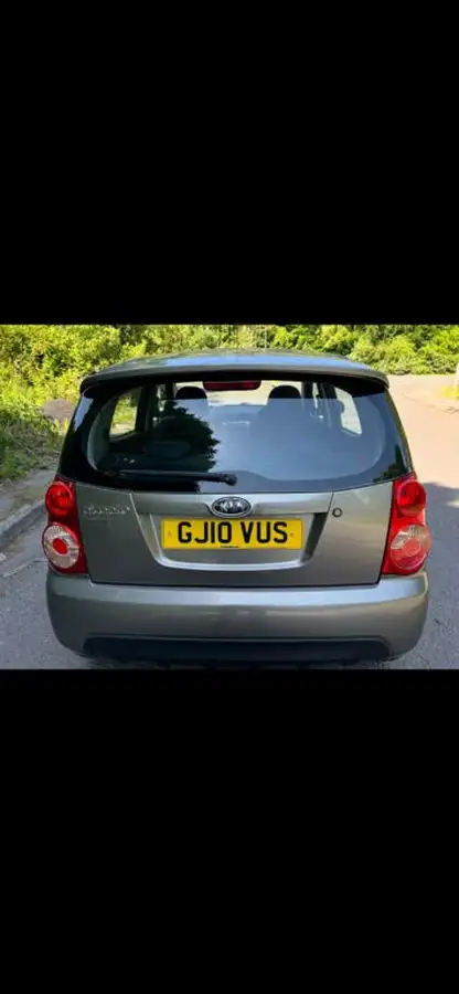 2010-kia-picanto-11-graphite-big-3