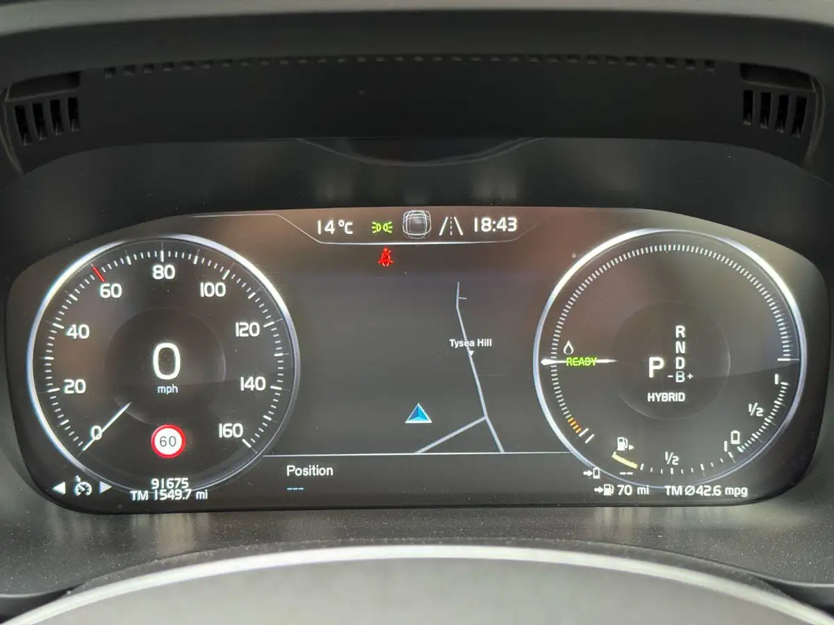 2019-volvo-xc60-20-t8-r-design-big-27