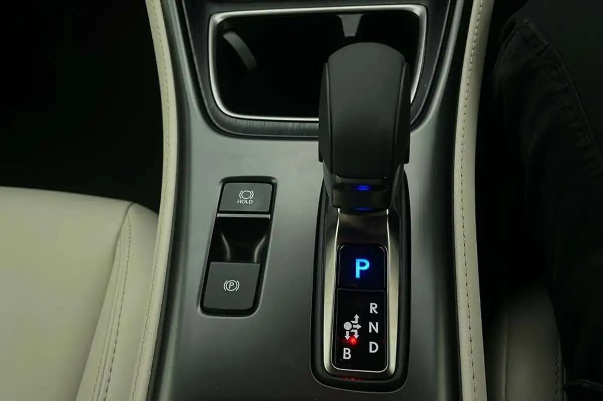 2025-lexus-lbx-15-premium-plus-big-11