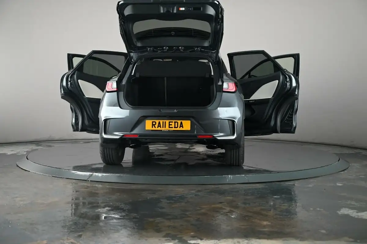 2025-lexus-lbx-15-premium-plus-big-63