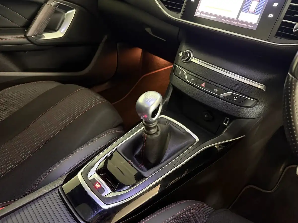 2019-peugeot-308-15-bluehdi-gt-line-big-29