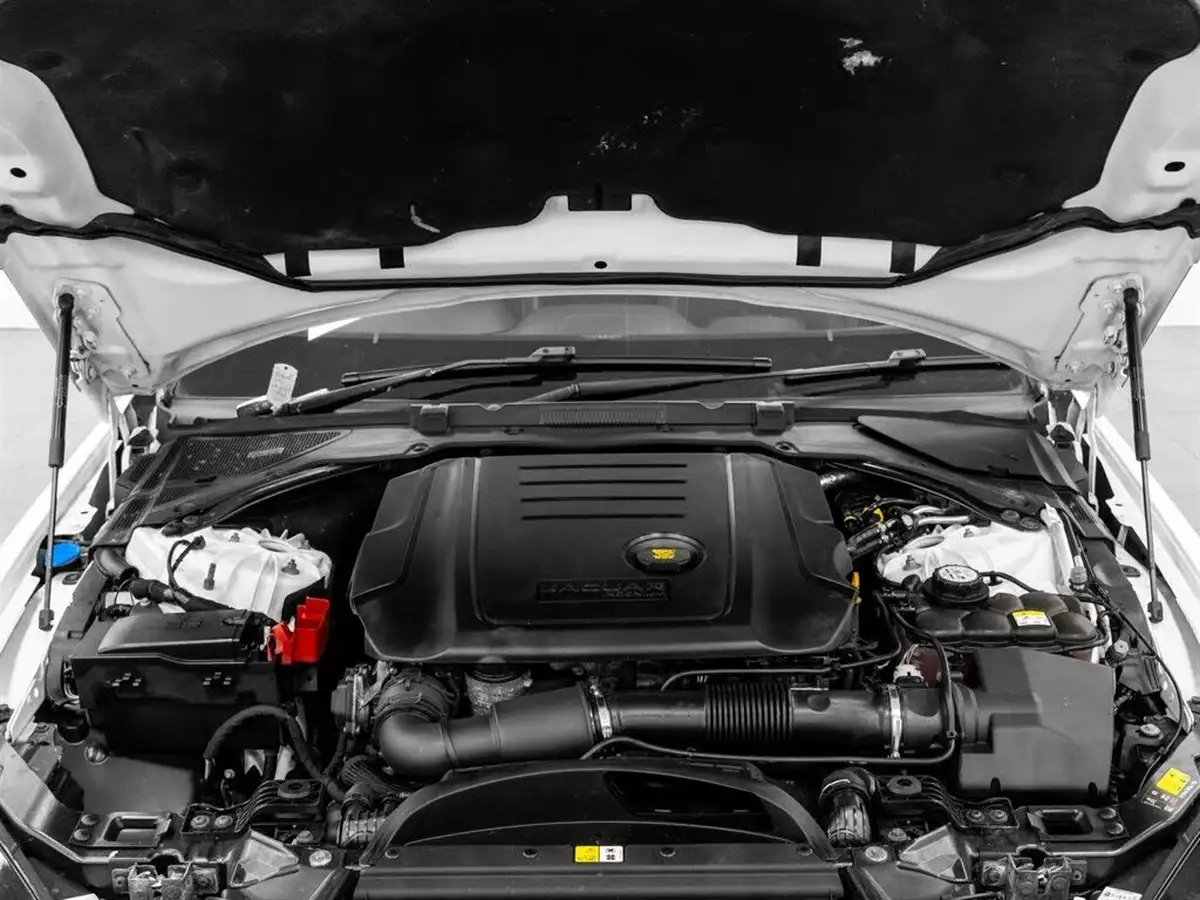 2017-jaguar-xe-20d-r-sport-180ps-1999cc-big-24
