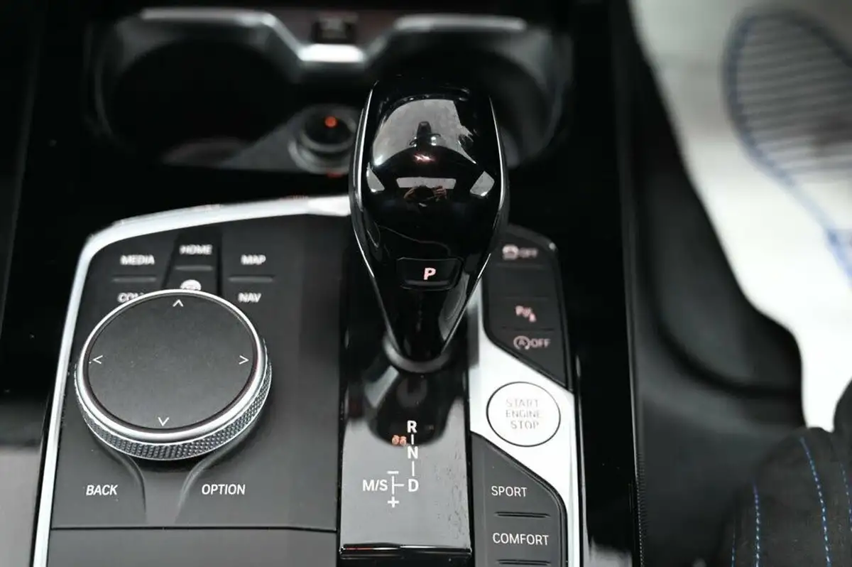 2022-bmw-1-series-20-m135i-xdrive-big-33