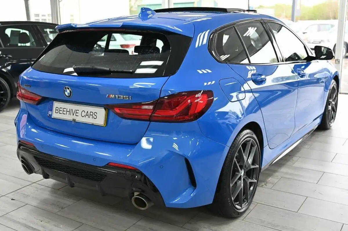 2022-bmw-1-series-20-m135i-xdrive-big-9