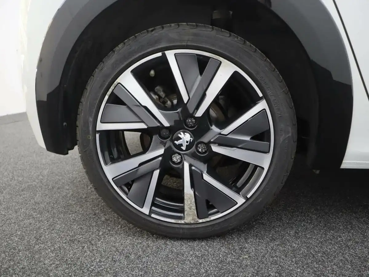2020-peugeot-208-12-puretech-gt-line-100bhp-big-6