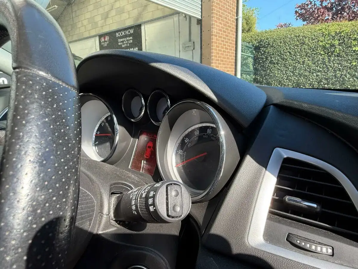 2015-vauxhall-astra-16-sri-115ps-hatchback-auto-big-50