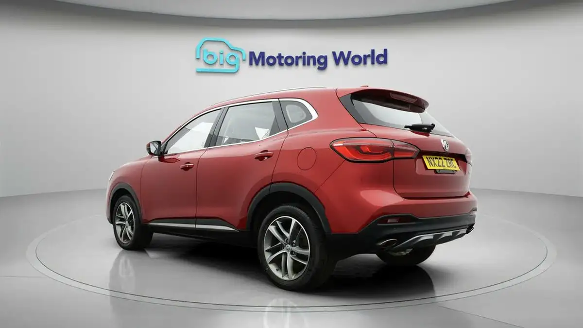 2022-mg-hs-15t-gdi-exclusive-162ps-big-4